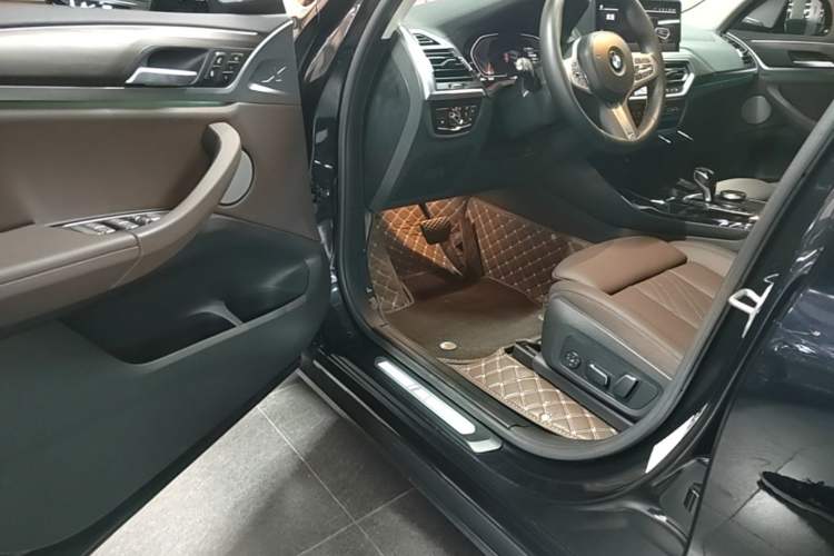 Used BMW X3 2023 Restyled xDrive30i Leading Edition M Night Sky Package Driver Seat