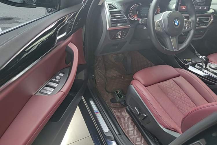 Used BMW X3 2023 xDrive25i M Sport Package Driver Seat