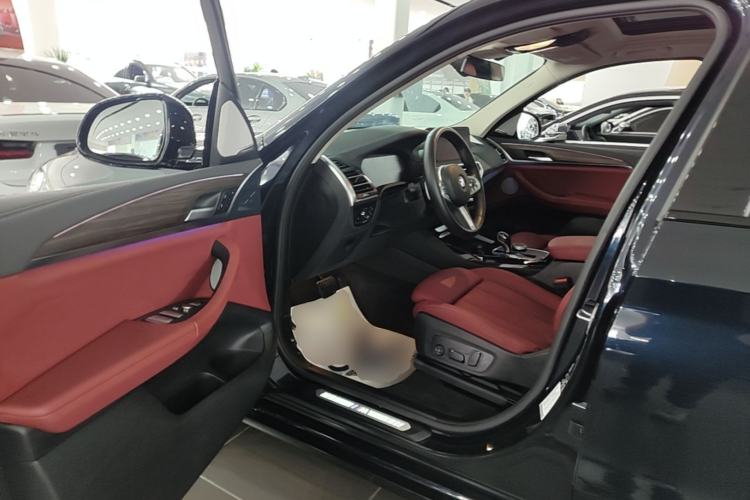 Used BMW X3 2023 Restyled xDrive30i Leading Edition M Night Sky Package Driver Seat