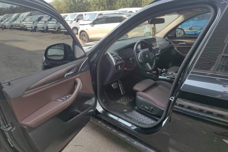 Used BMW X3 2023 xDrive30i Leading Model M Night Edition Package Driver Seat