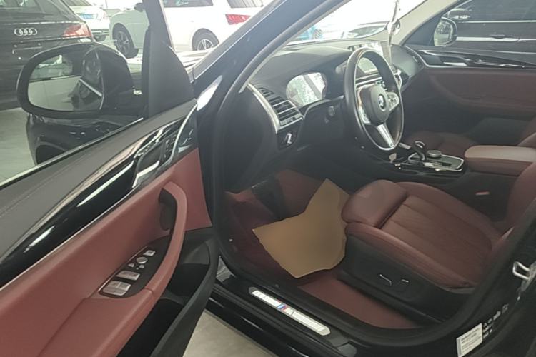 Used BMW X3 2023 xDrive25i M Sport Package Driver Seat
