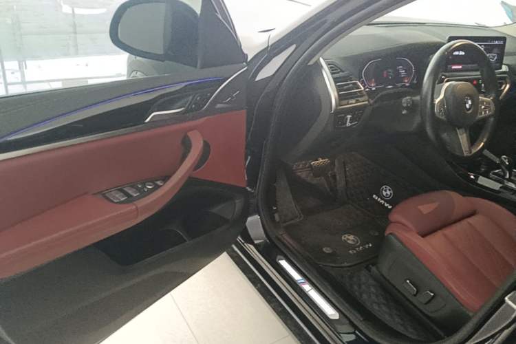 Used BMW X3 2023 xDrive25i M Sport Package Driver Seat