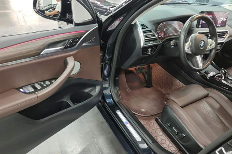Used BMW X3 2023 Restyled xDrive30i Leading Edition M Night Sky Package Driver Seat
