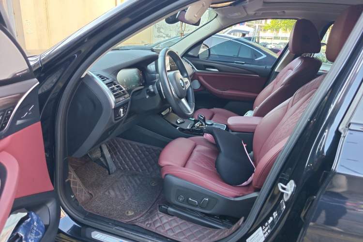 Used BMW X3 2023 xDrive30i Leading Model M Night Edition Package Driver Seat
