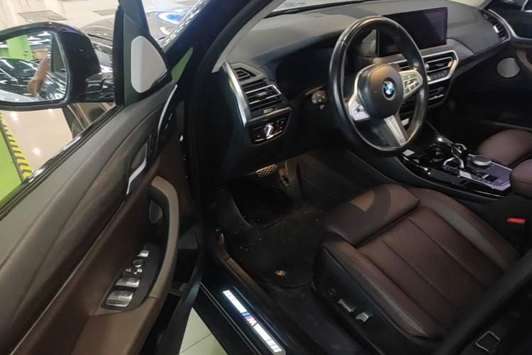 Used BMW X3 2023 xDrive30i Leading Model M Night Edition Package Driver Seat