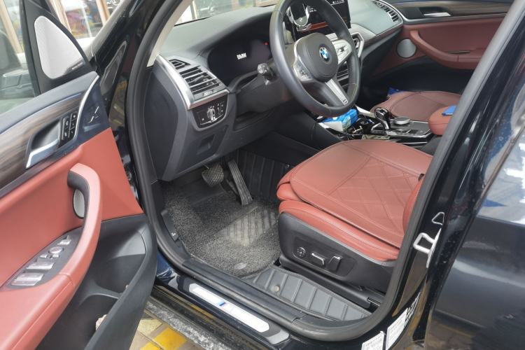 Used BMW X3 2023 Restyled xDrive30i Leading Edition M Night Sky Package Driver Seat