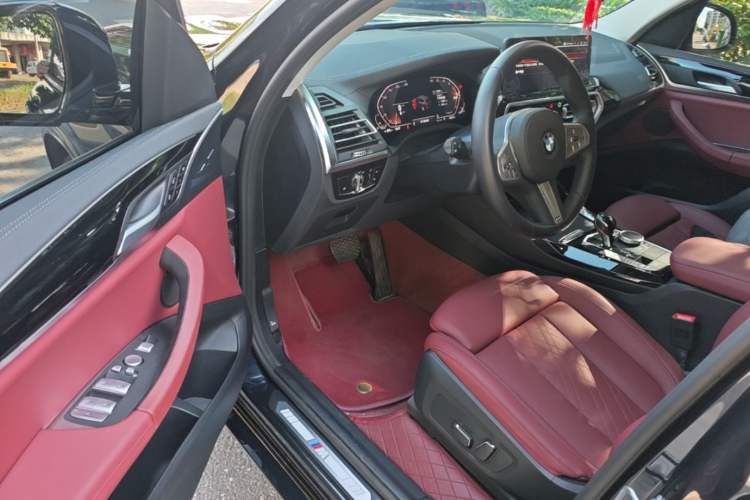 Used BMW X3 2023 xDrive25i M Sport Package Driver Seat