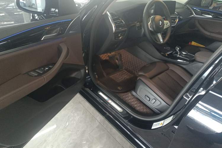 Used BMW X3 2023 xDrive25i M Sport Package Driver Seat