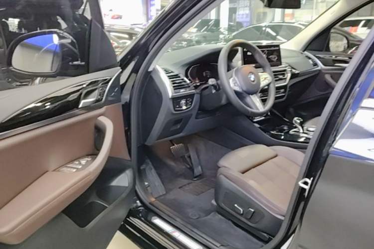 Used BMW X3 2023 xDrive25i M Sport Package Driver Seat