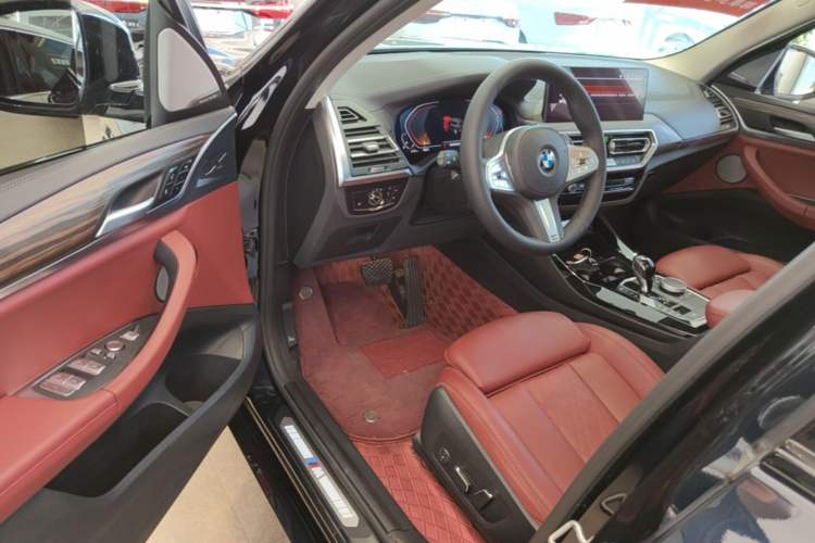 Used BMW X3 2023 Restyled xDrive30i Leading Edition M Night Sky Package Driver Seat