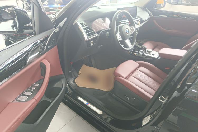 Used BMW X3 2023 xDrive25i M Sport Package Driver Seat