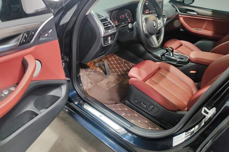 Used BMW X3 2023 Restyled xDrive30i Leading Edition M Night Sky Package Driver Seat