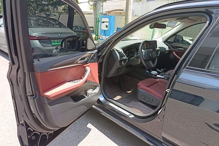 Used BMW X3 2023 Restyled xDrive30i Leading Edition M Night Sky Package Driver Seat