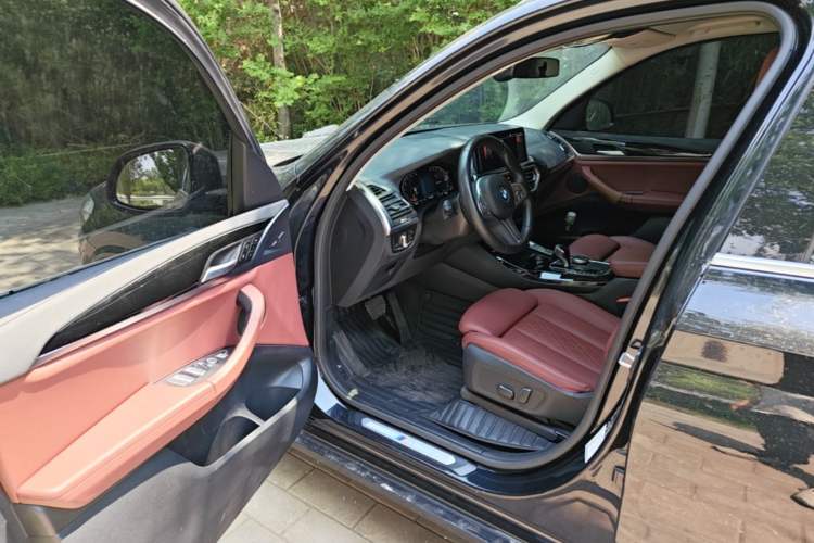 Used BMW X3 2023 xDrive25i M Sport Package Driver Seat