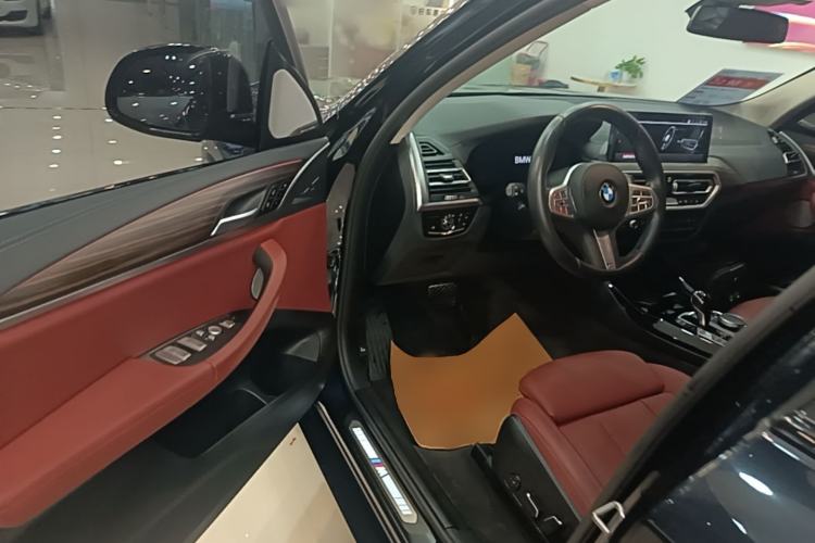 Used BMW X3 2023 Restyled xDrive30i Leading Edition M Night Sky Package Driver Seat