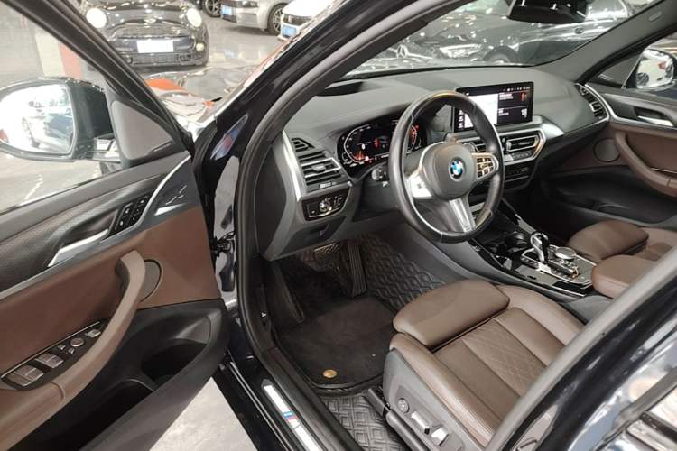 Used BMW X3 2023 xDrive30i Luxury Edition M Night Sky Package Driver Seat