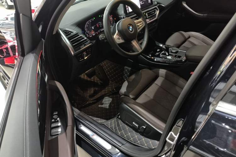 Used BMW X3 2023 xDrive25i M Sport Package Driver Seat