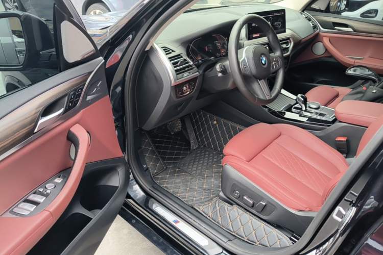 Used BMW X3 2023 Restyled xDrive30i Leading Edition M Night Sky Package Driver Seat
