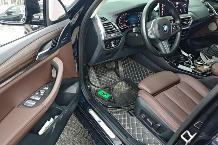 Used BMW X3 2023 Restyled xDrive30i Leading Edition M Night Sky Package Driver Seat