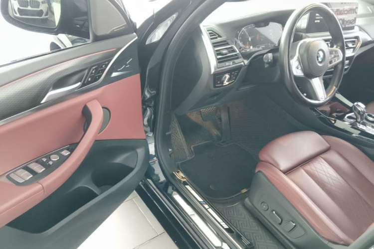 Used BMW X3 2023 Restyled xDrive30i Luxury Version M Night Edition Package Driver Seat