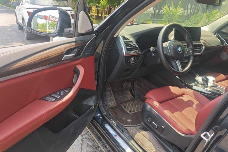 Used BMW X3 2023 xDrive30i Leading Model M Night Edition Package Driver Seat