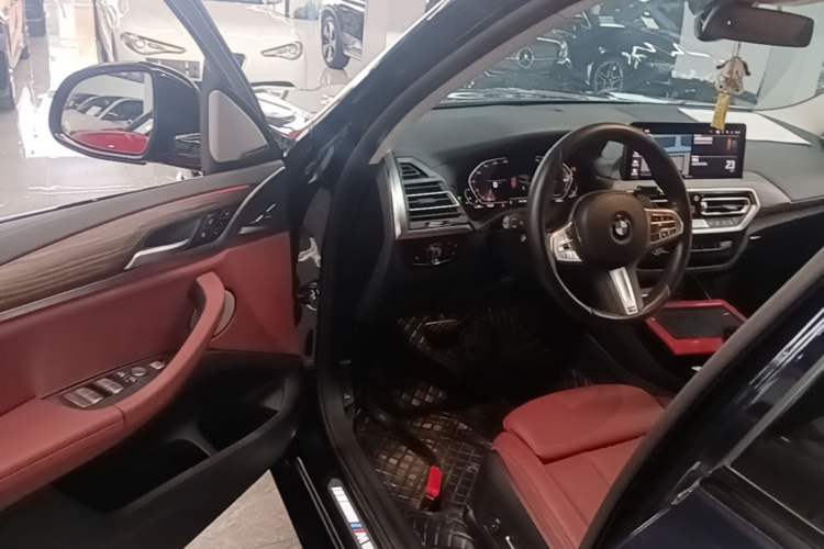 Used BMW X3 2023 Restyled xDrive30i Leading Edition M Night Sky Package Driver Seat