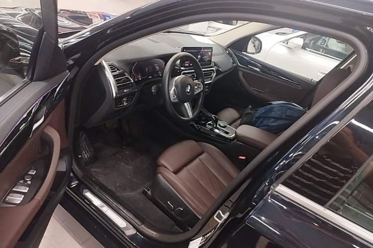 Used BMW X3 2023 xDrive25i M Sport Package Driver Seat