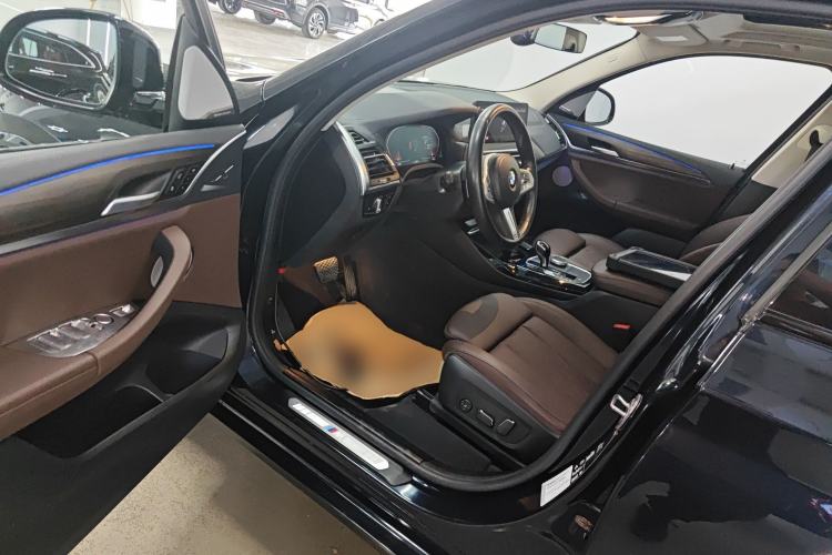 Used BMW X3 2023 Restyled xDrive30i Leading Edition M Night Sky Package Driver Seat