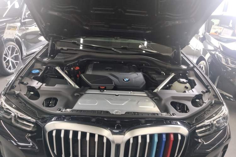 Used BMW X3 2023 xDrive25i M Sport Package Engine Bay