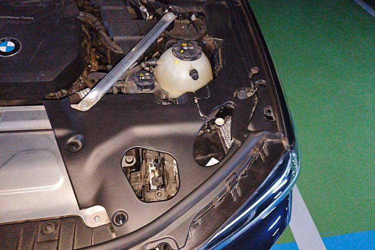 Used BMW X3 2023 xDrive30i Leading Model M Night Edition Package Engine Bay Left