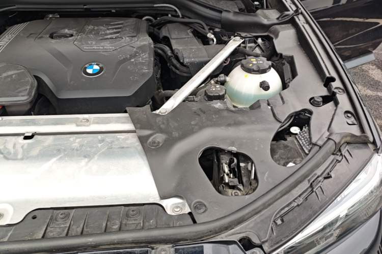 Used BMW X3 2023 Restyled xDrive30i Leading Edition M Night Sky Package Engine Bay Left