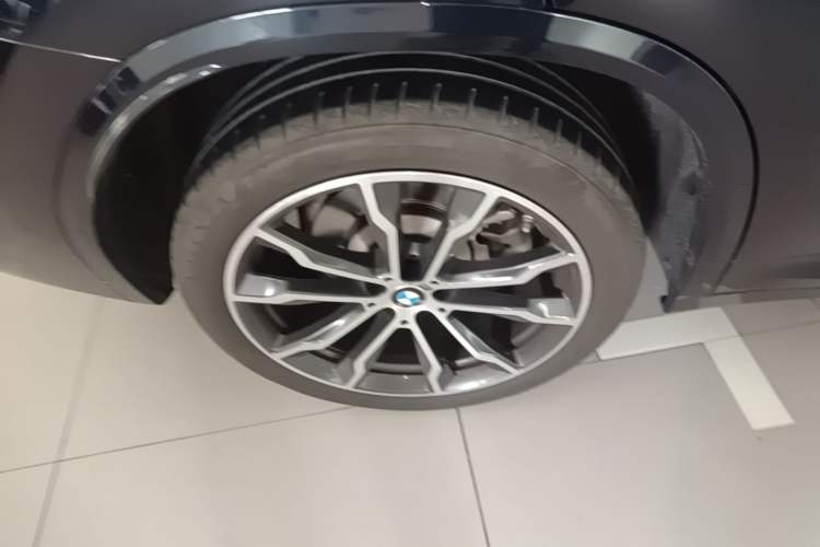 Used BMW X3 2023 Restyled xDrive30i Leading Edition M Night Sky Package Exterior 5
