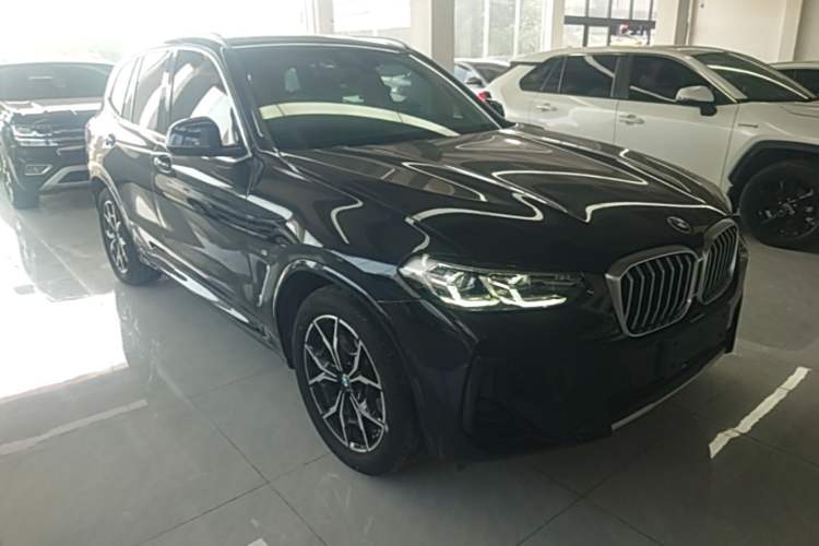 Used BMW X3 2023 xDrive25i M Sport Package Front Right 45 Deg