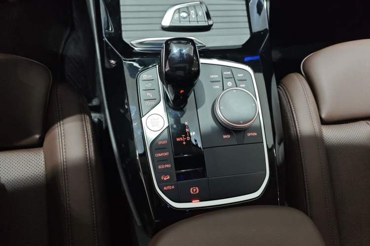 Used BMW X3 2023 Restyled xDrive30i Leading Edition M Night Sky Package Gear Lever