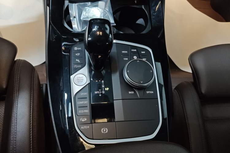 Used BMW X3 2023 Restyled xDrive30i Leading Edition M Night Sky Package Gear Lever