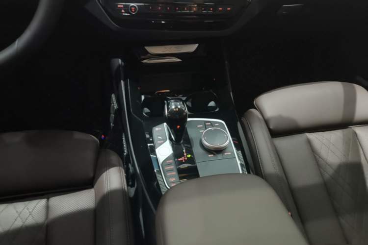 Used BMW X3 2023 xDrive25i M Sport Package Gear Lever