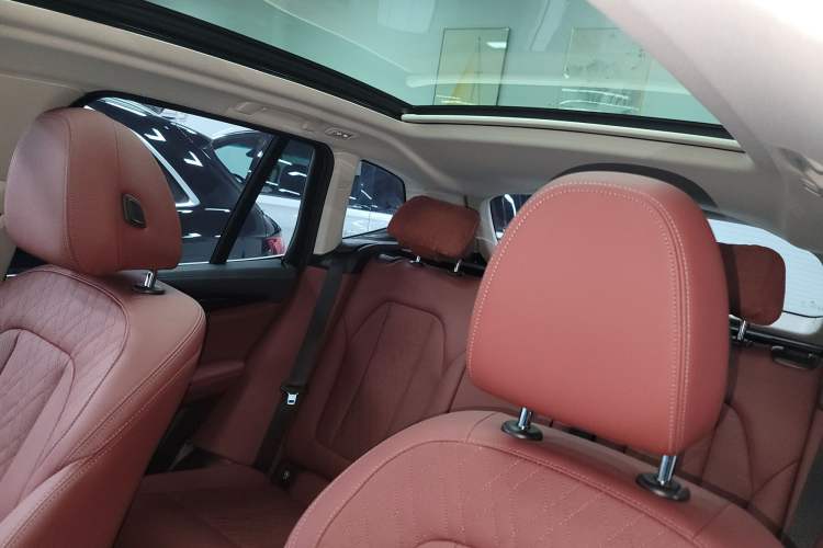 Used BMW X3 2023 xDrive25i M Sport Package Headliner