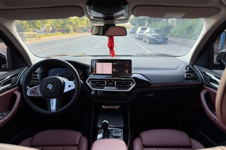 Used BMW X3 2023 xDrive25i M Sport Package Interior 1