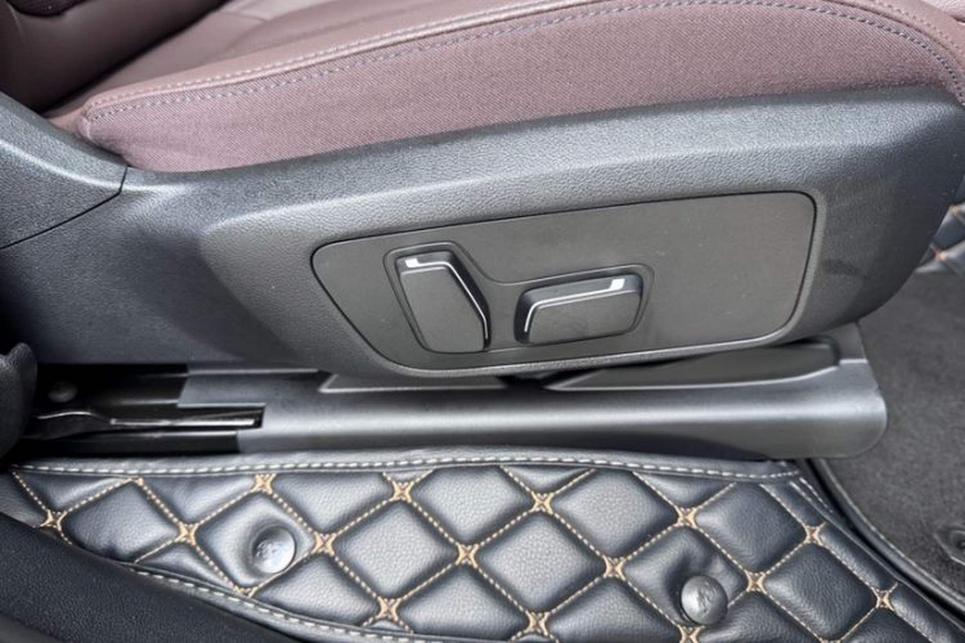 Used BMW X3 2023 Restyled xDrive30i Leading Edition M Night Sky Package Interior 1