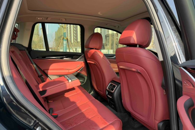 Used BMW X3 2023 xDrive25i M Sport Package Interior 11