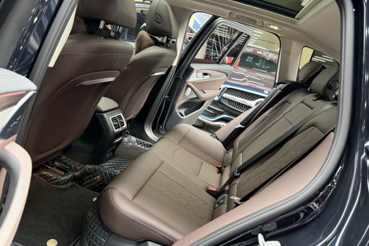 Used BMW X3 2023 Restyled xDrive30i Leading Edition M Night Sky Package Interior 12