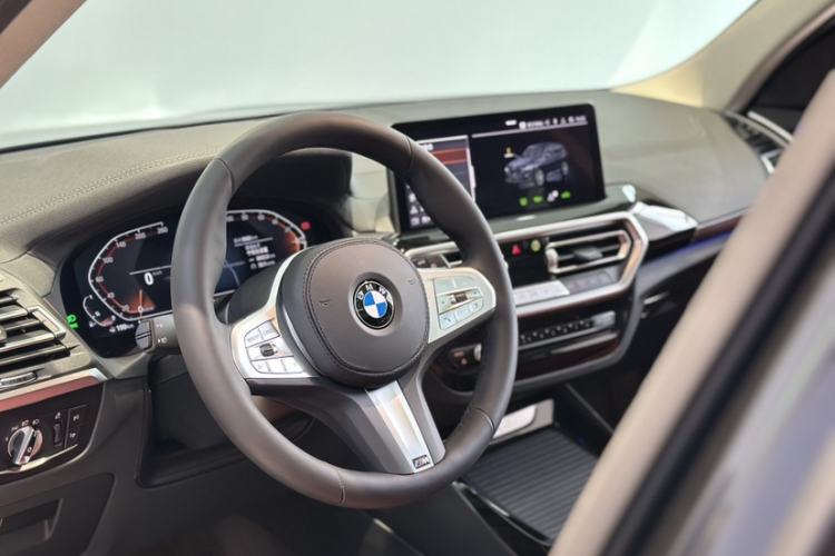 Used BMW X3 2023 xDrive25i M Sport Package Interior 2