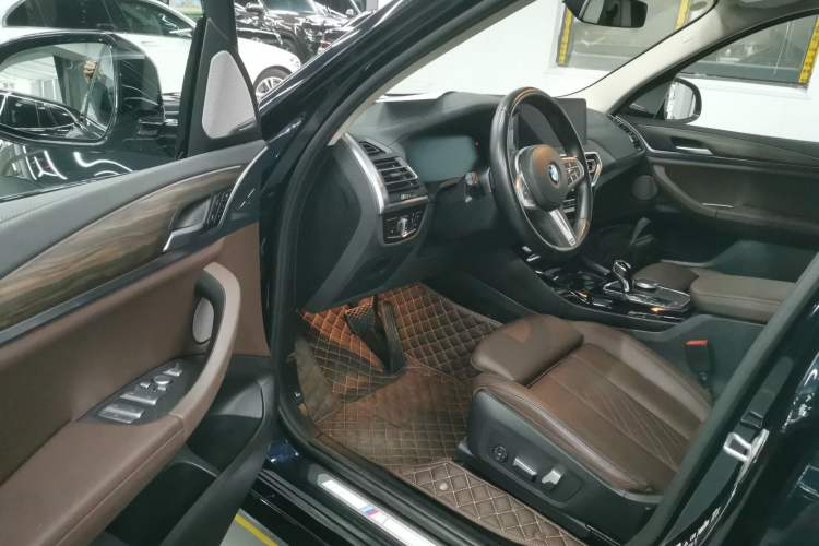 Used BMW X3 2023 xDrive30i Leading Model M Night Edition Package Interior 3