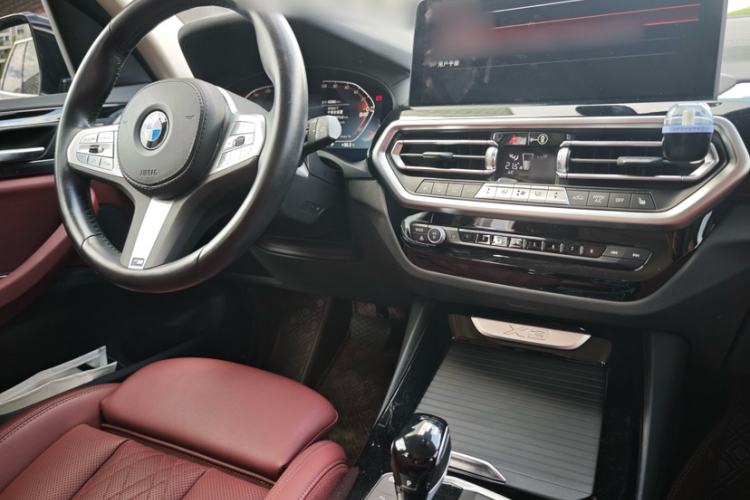 Used BMW X3 2023 xDrive25i M Sport Package Interior 3