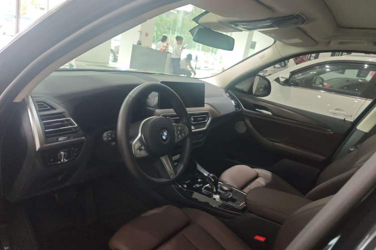 Used BMW X3 2023 Restyled xDrive30i Leading Edition M Night Sky Package Interior 3