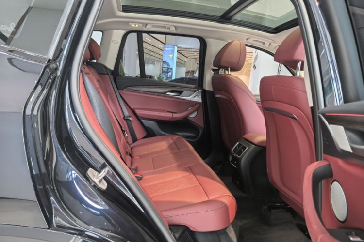 Used BMW X3 2023 Restyled xDrive30i Leading Edition M Night Sky Package Interior 3