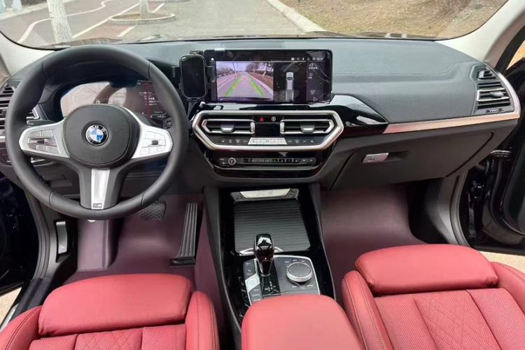 Used BMW X3 2023 xDrive25i M Sport Package Interior 3