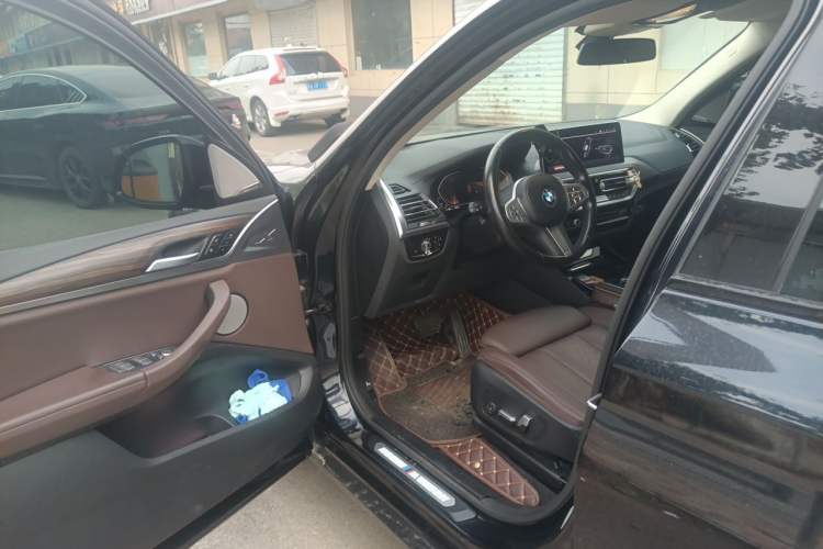 Used BMW X3 2023 xDrive30i Leading Model M Night Edition Package Interior 3