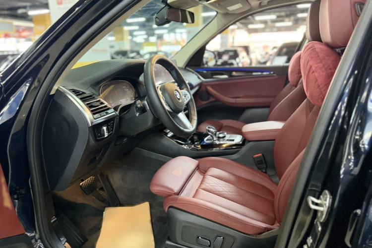 Used BMW X3 2023 xDrive25i M Sport Package Interior 3