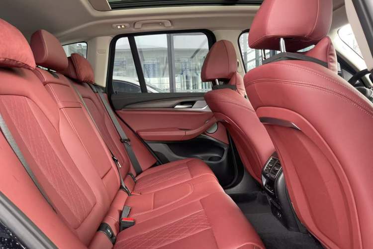 Used BMW X3 2023 Restyled xDrive30i Leading Edition M Night Sky Package Interior 4